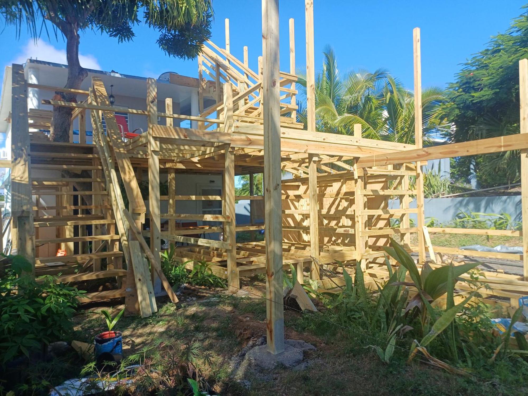 Rooster Run Glamping Camping Has Rooftop And Off The Ground Glamping Experience For 1 To 16 In A Single Tent And Views Of The Rain Forrest And To Culebra Across The Atlantic Ocean W Tents, Linens, Deluxe Air Beds, Warm Shower And More At A Great Pric Vieques Exterior photo
