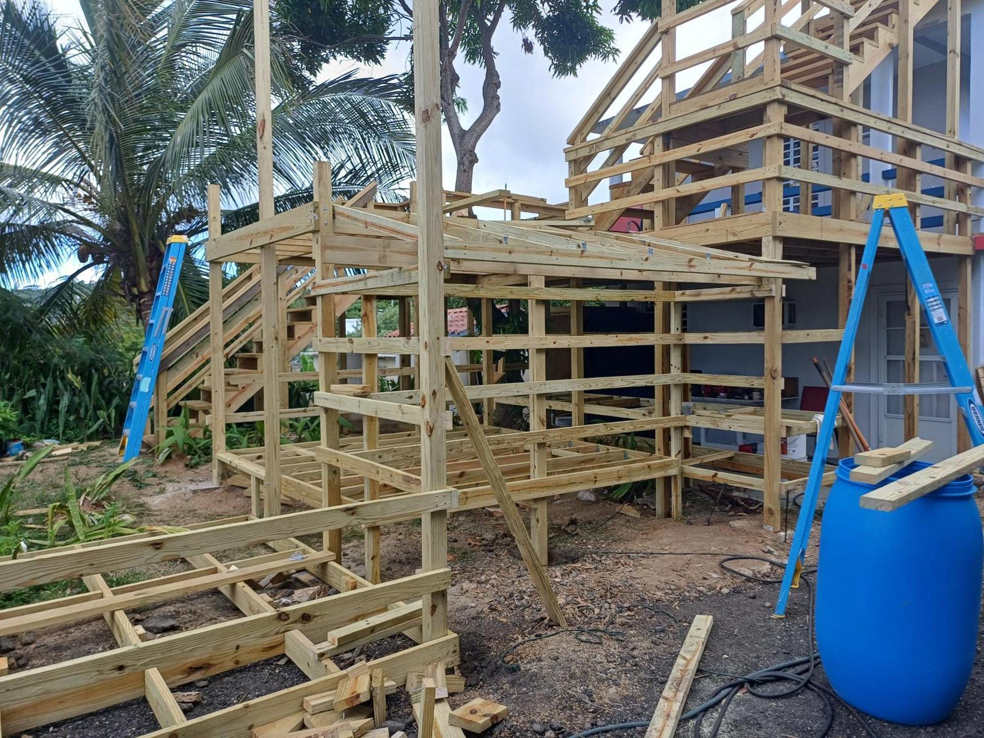 Rooster Run Glamping Camping Has Rooftop And Off The Ground Glamping Experience For 1 To 16 In A Single Tent And Views Of The Rain Forrest And To Culebra Across The Atlantic Ocean W Tents, Linens, Deluxe Air Beds, Warm Shower And More At A Great Pric Vieques Exterior photo