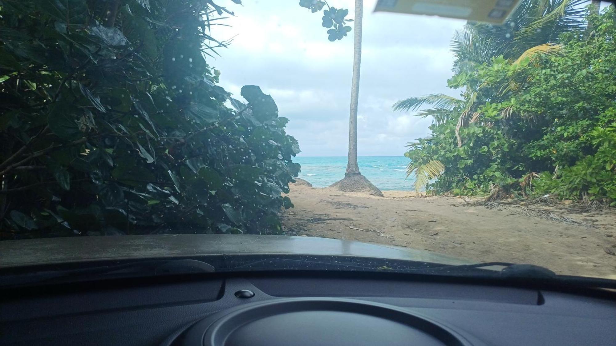 Rooster Run Glamping Camping Has Rooftop And Off The Ground Glamping Experience For 1 To 16 In A Single Tent And Views Of The Rain Forrest And To Culebra Across The Atlantic Ocean W Tents, Linens, Deluxe Air Beds, Warm Shower And More At A Great Pric Vieques Exterior photo